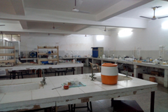 Science lab teaching session image 8